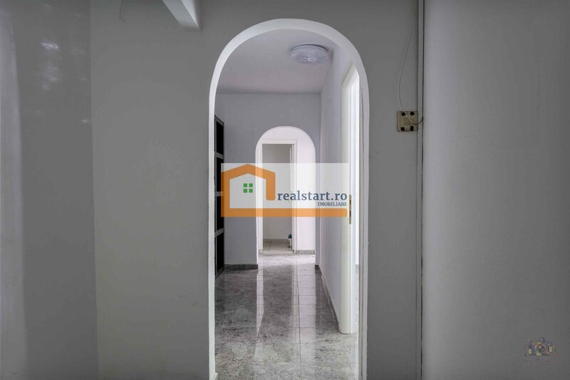 Camil Ressu, parter inalt, usor retras, ideal cabinet, birou, mixt.