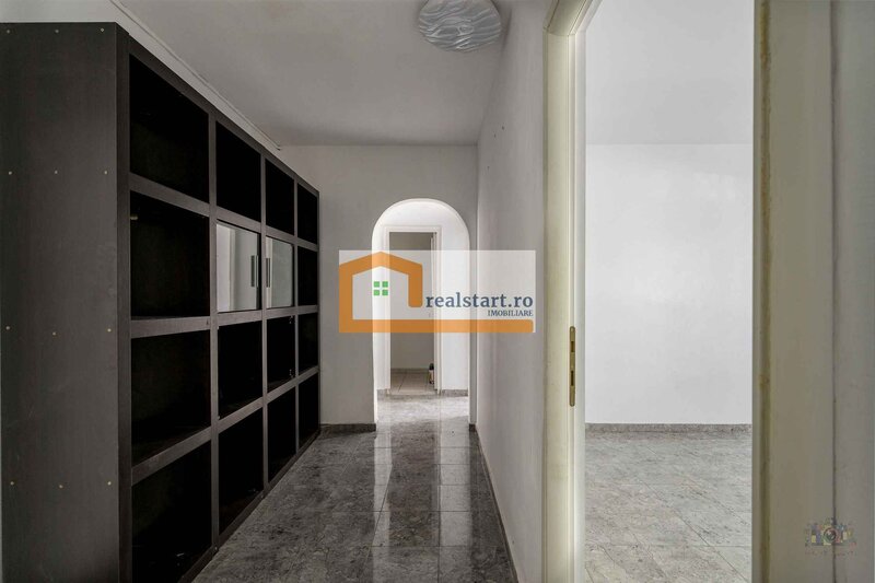 Camil Ressu, parter inalt, usor retras, ideal cabinet, birou, mixt.