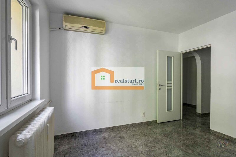 Camil Ressu, parter inalt, usor retras, ideal cabinet, birou, mixt.