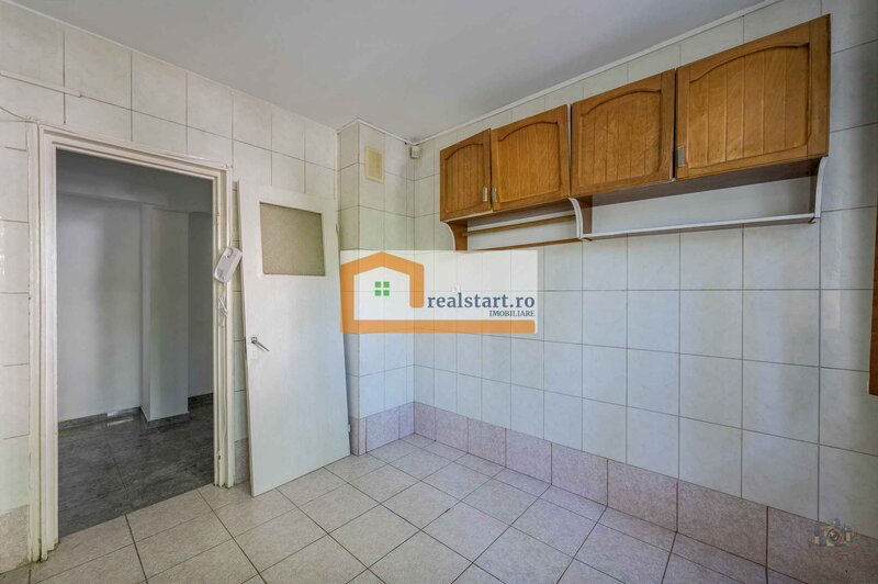 Camil Ressu, parter inalt, usor retras, ideal cabinet, birou, mixt.