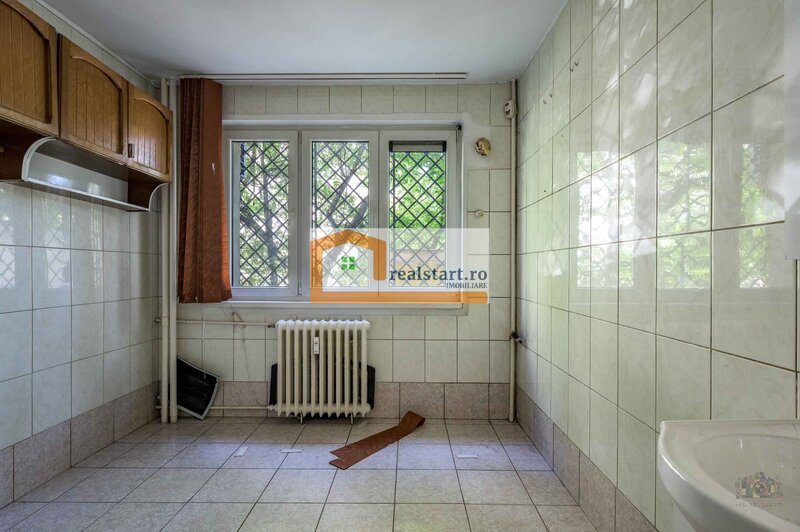 Camil Ressu, parter inalt, usor retras, ideal cabinet, birou, mixt.