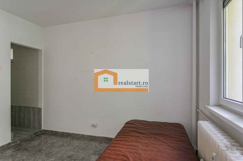 Camil Ressu, parter inalt, usor retras, ideal cabinet, birou, mixt.